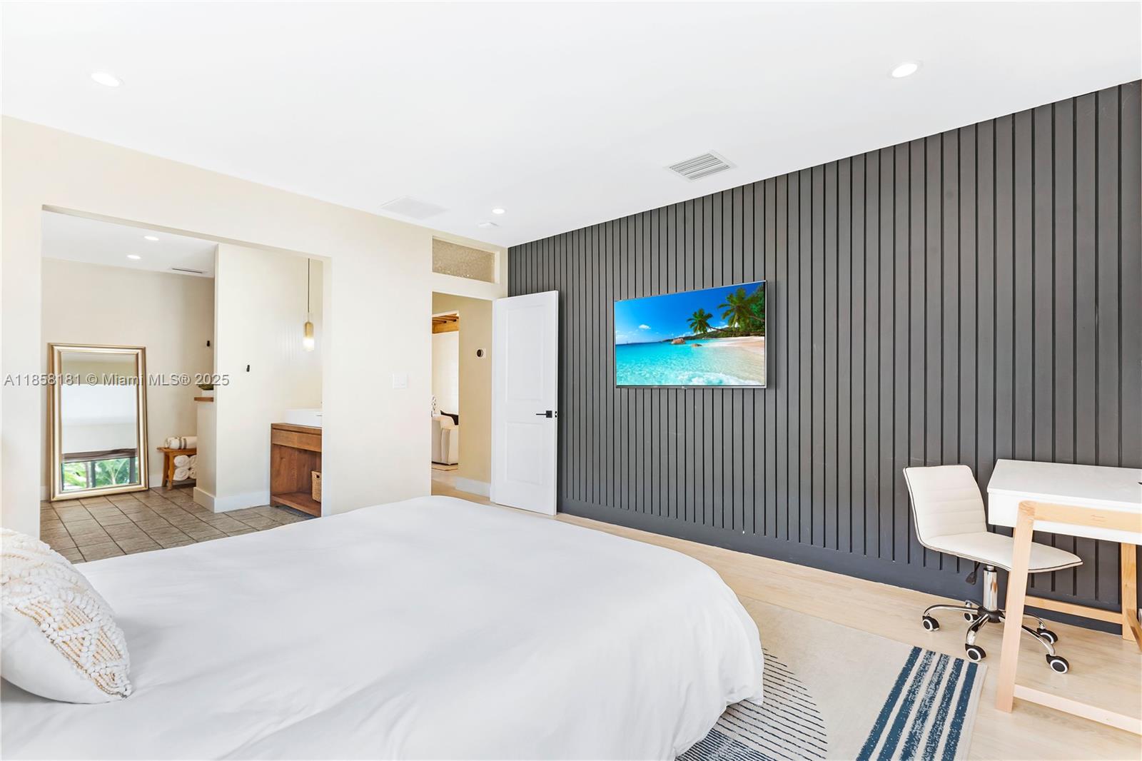 ALTOS DEL MAR NO 4 - Residential Lease