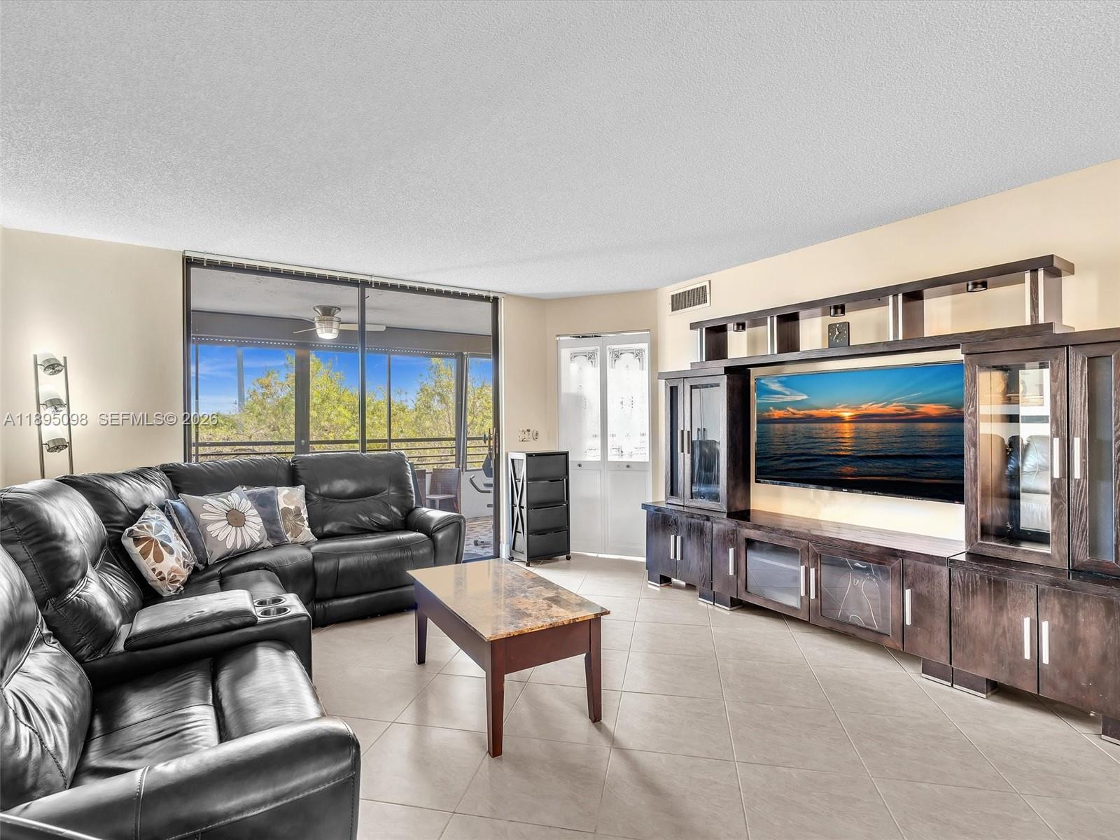 1400 Sheridan St 24J