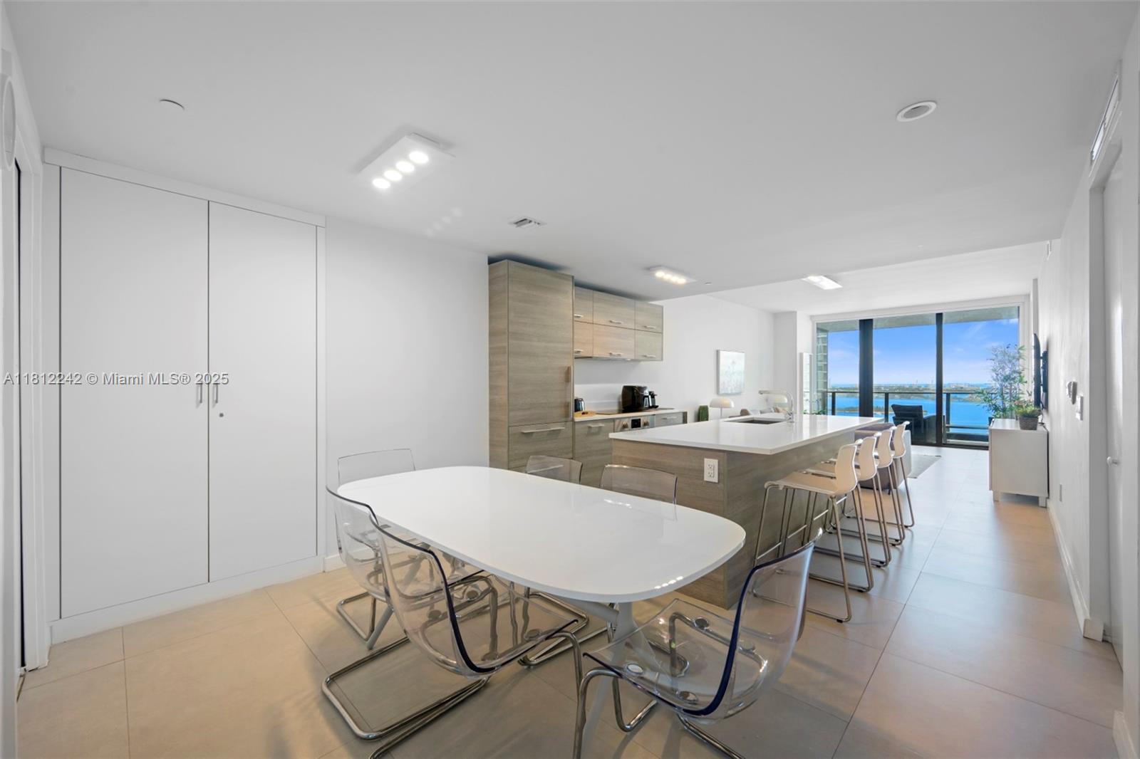 PARAISO BAY CONDO - Residential