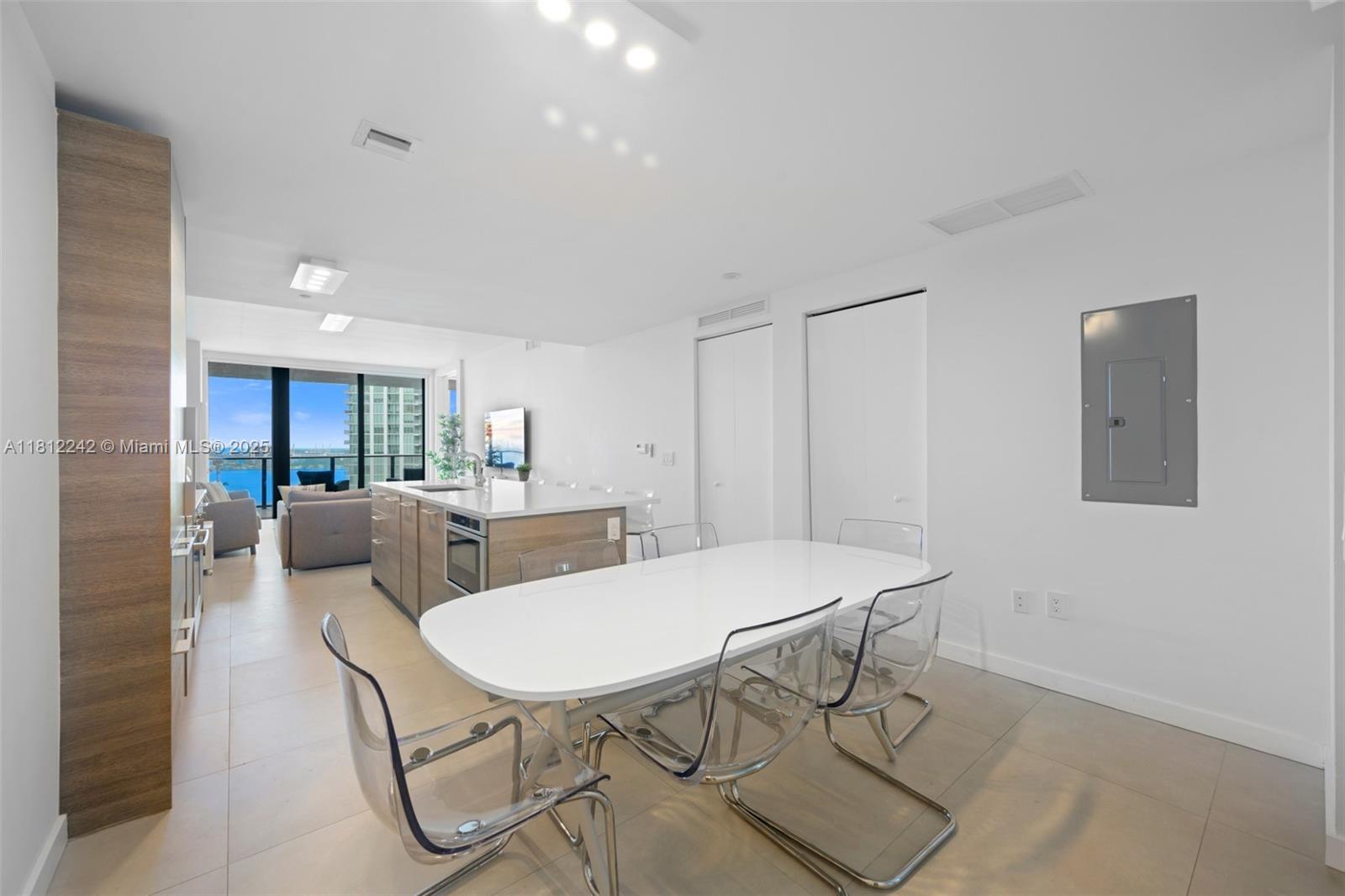 PARAISO BAY CONDO - Residential