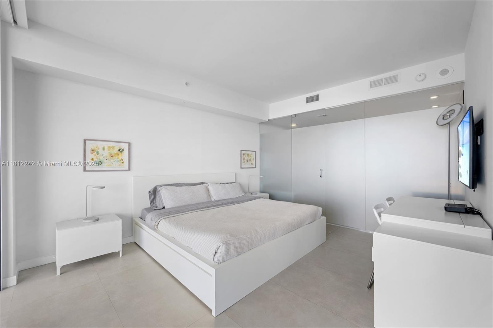 PARAISO BAY CONDO - Residential