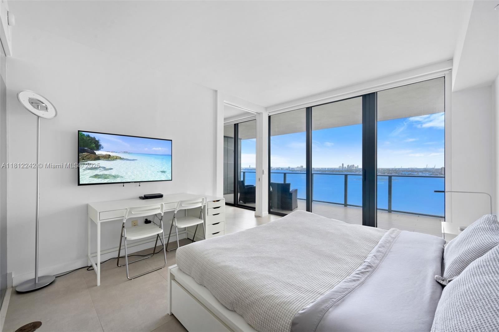 PARAISO BAY CONDO - Residential