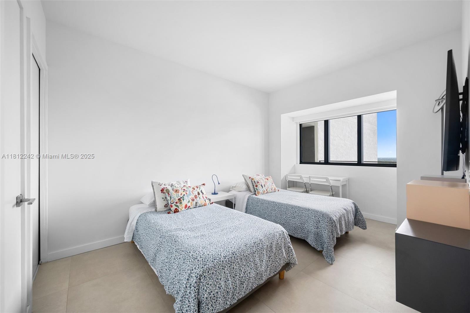 PARAISO BAY CONDO - Residential