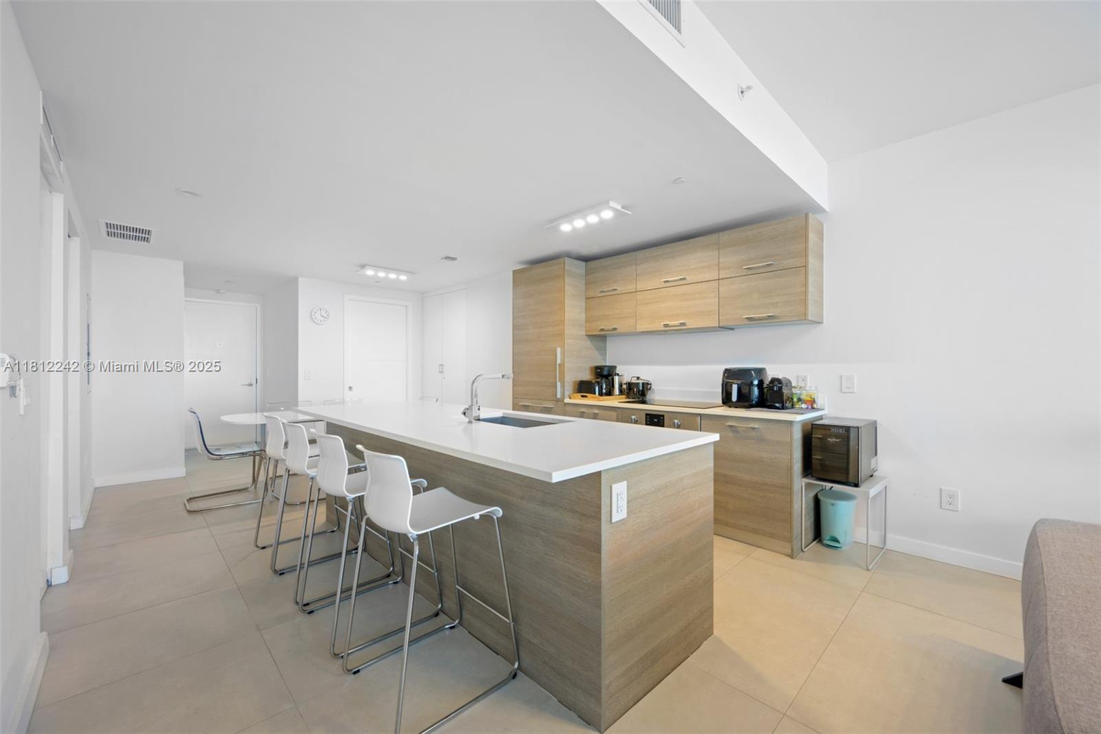 PARAISO BAY CONDO - Residential
