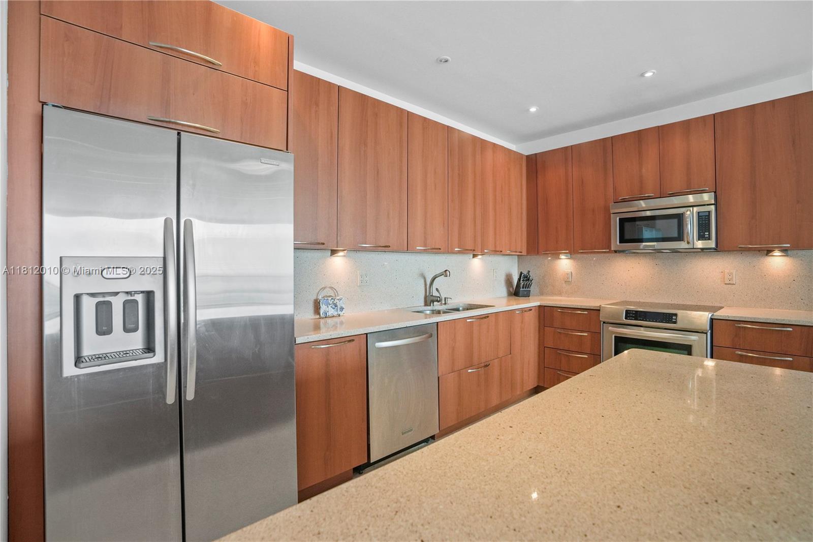 19370 Collins Ave PH-24
