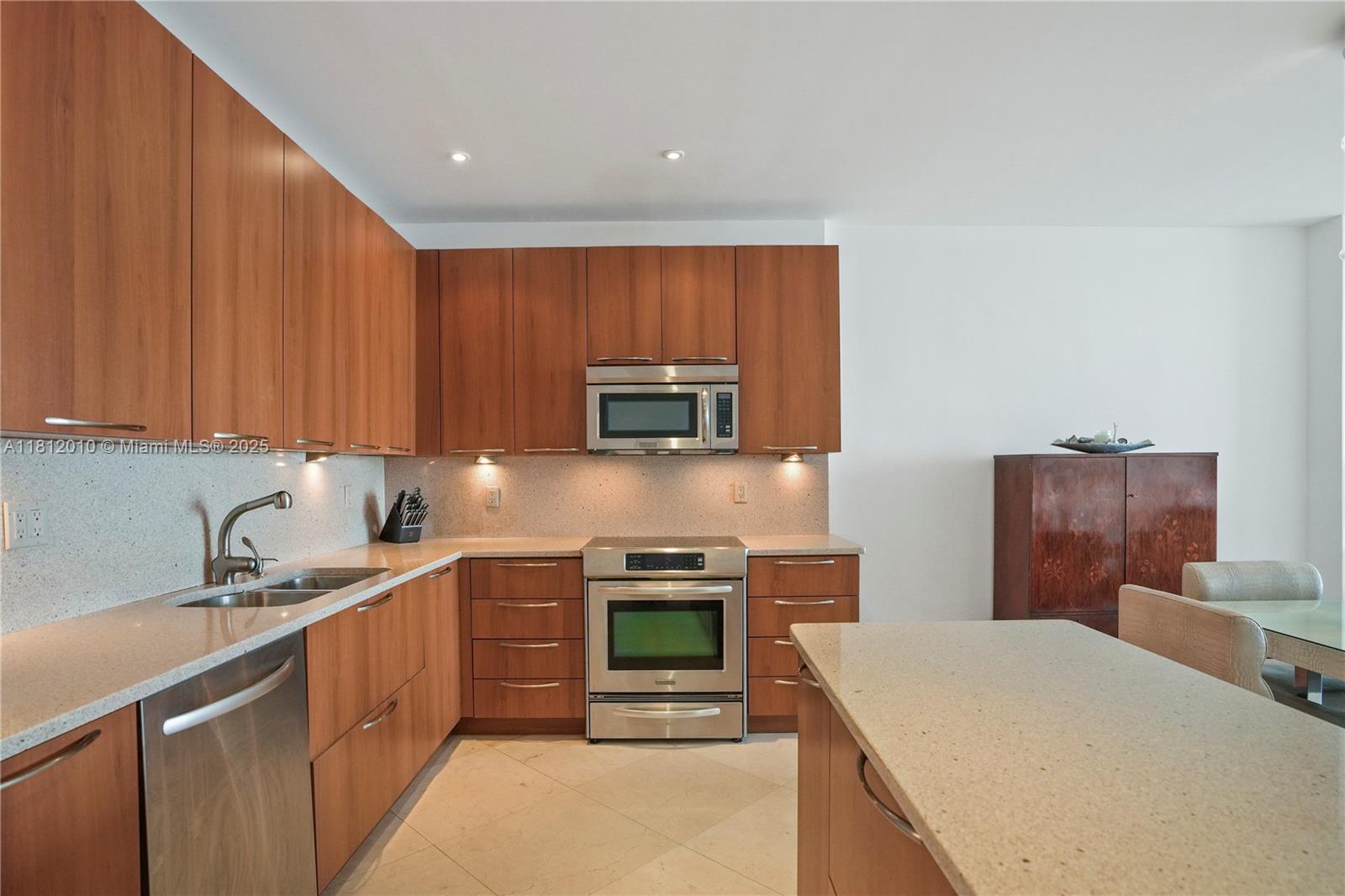19370 Collins Ave PH-24