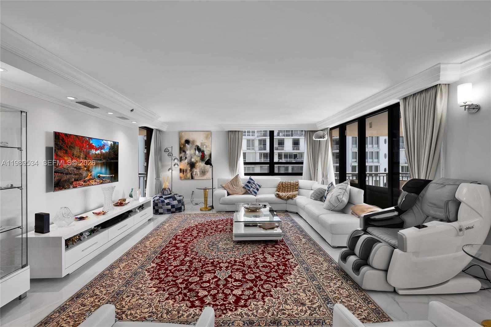 10175 Collins Ave 806