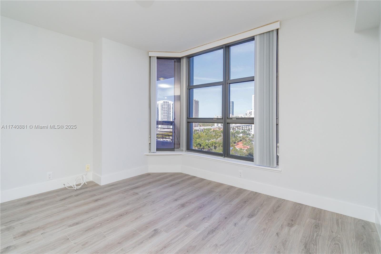 MYSTIC POINTE TOWER 500 - Residential