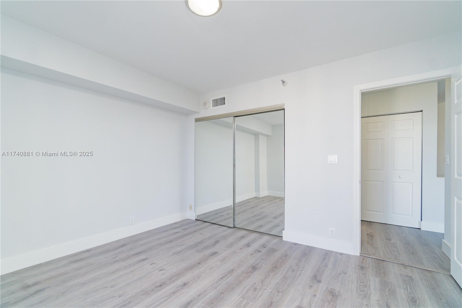 MYSTIC POINTE TOWER 500 - Residential