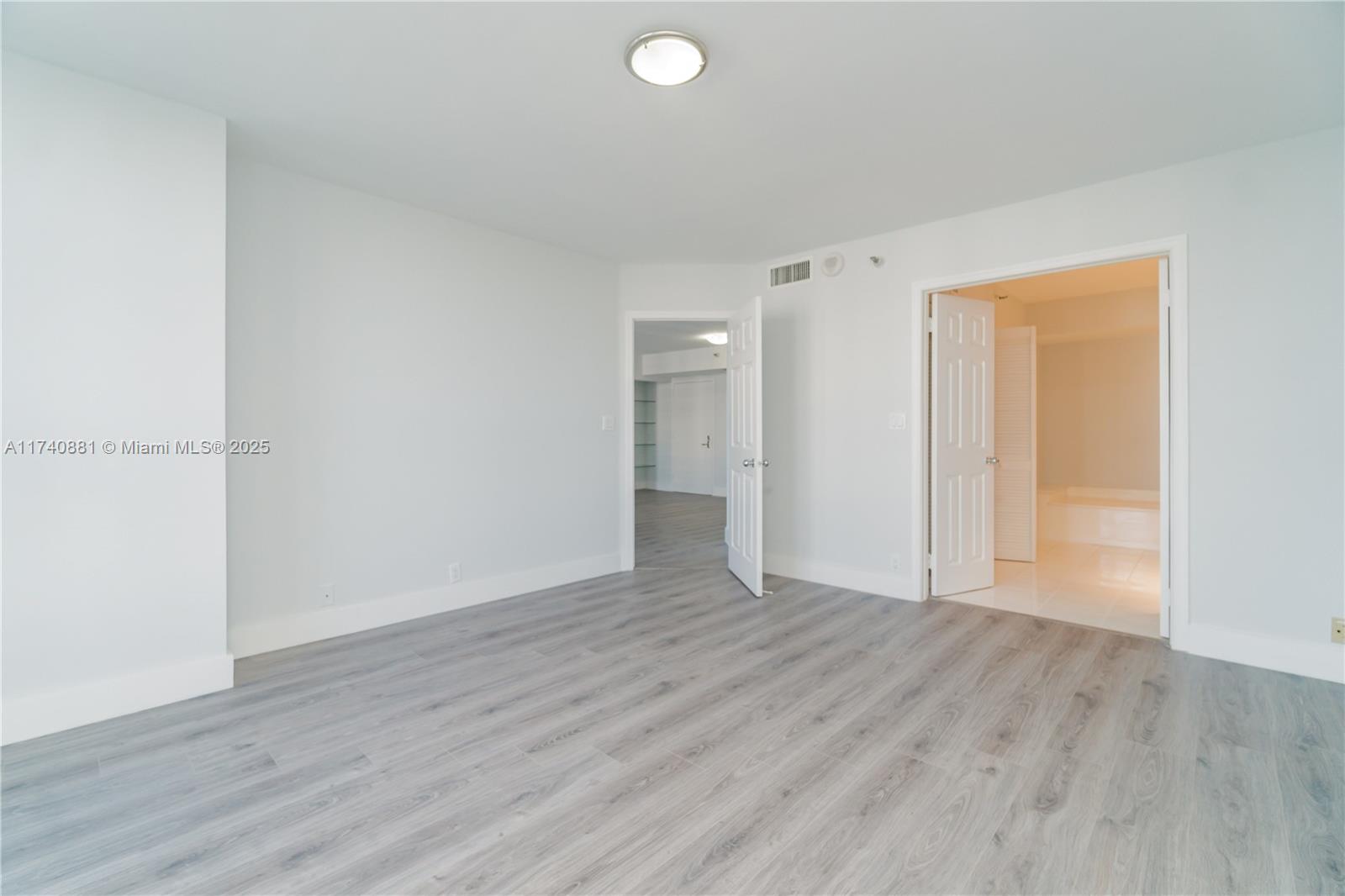 MYSTIC POINTE TOWER 500 - Residential