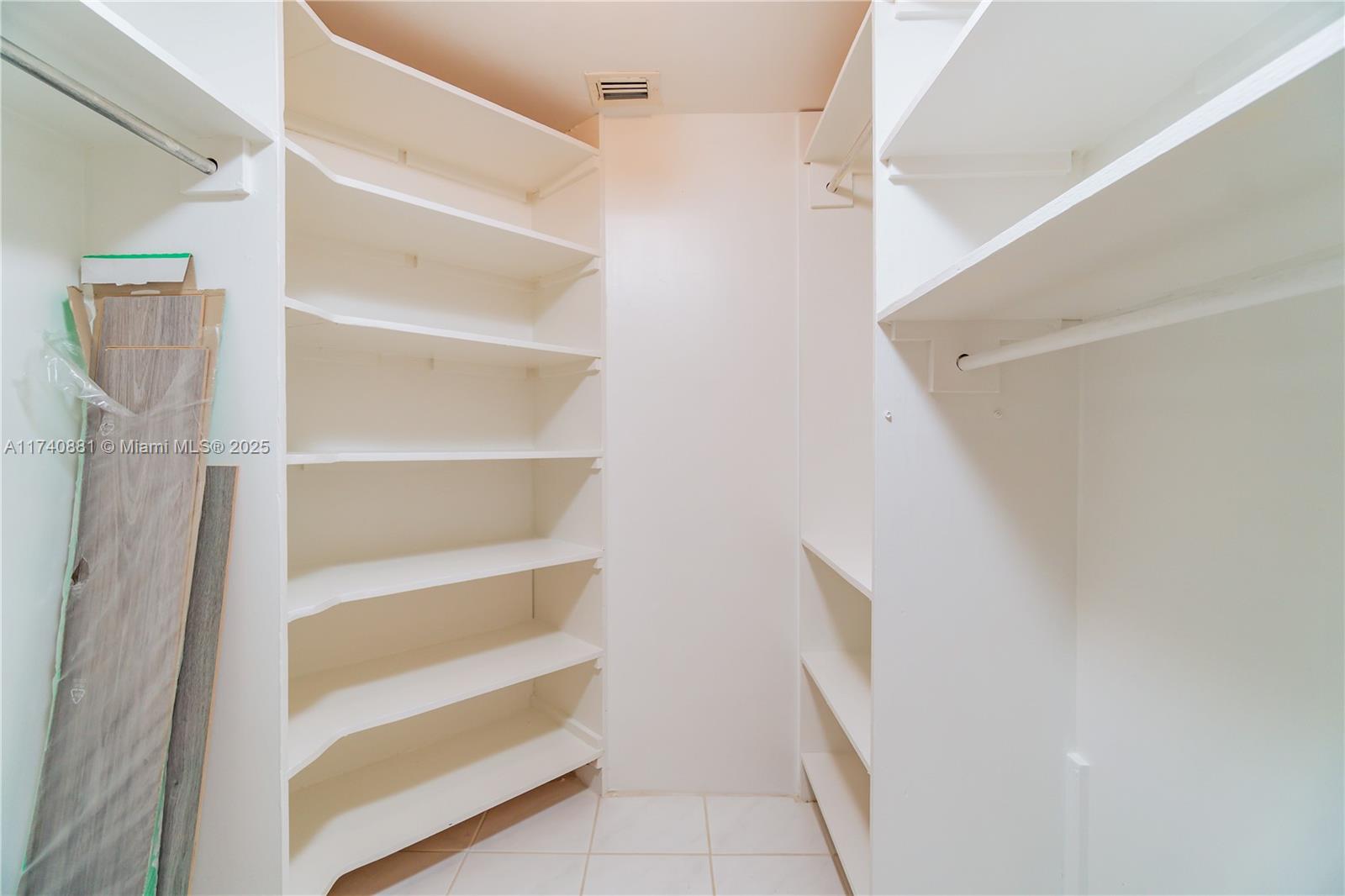 MYSTIC POINTE TOWER 500 - Residential