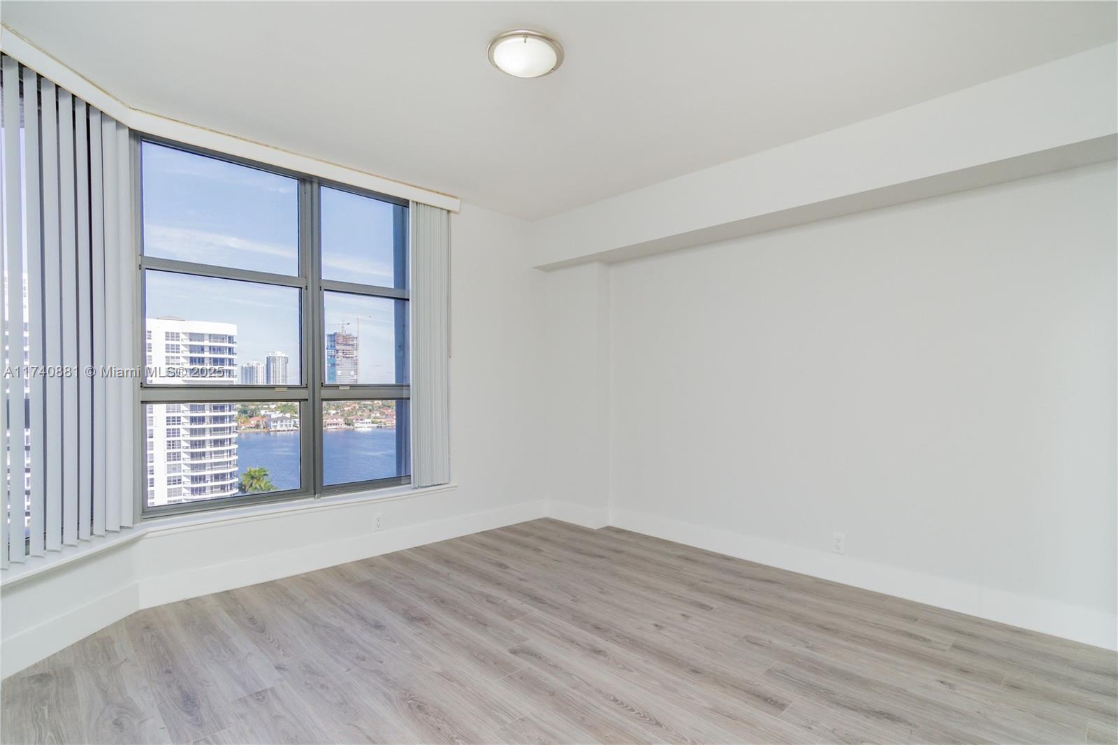 MYSTIC POINTE TOWER 500 - Residential