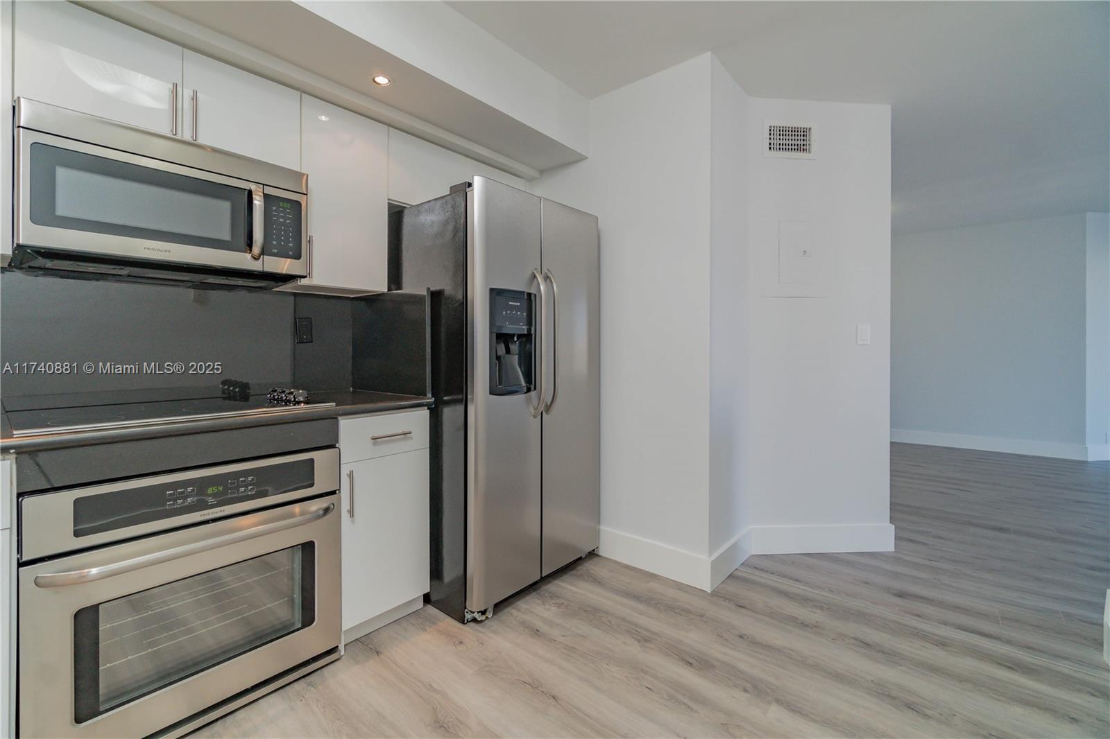 MYSTIC POINTE TOWER 500 - Residential