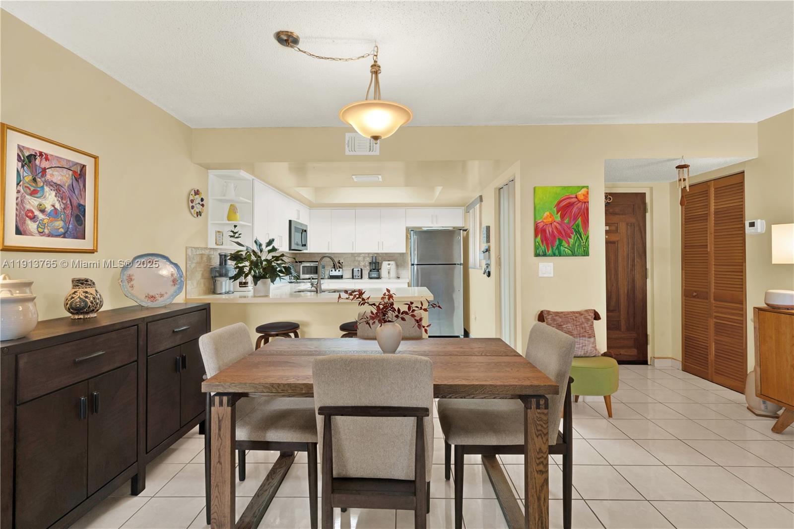 TERRANOVA CONDO #6 - Residential