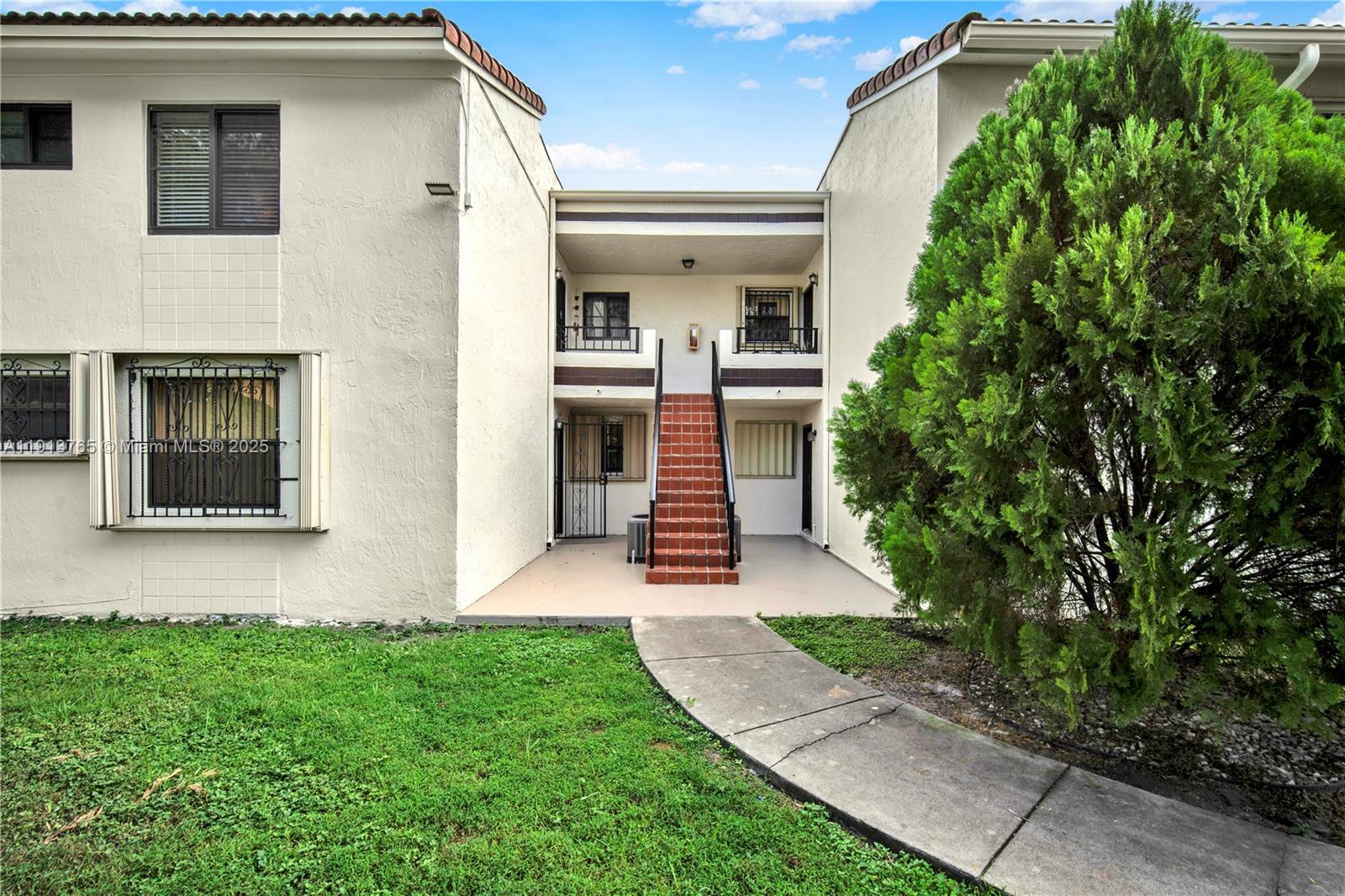 TERRANOVA CONDO #6 - Residential