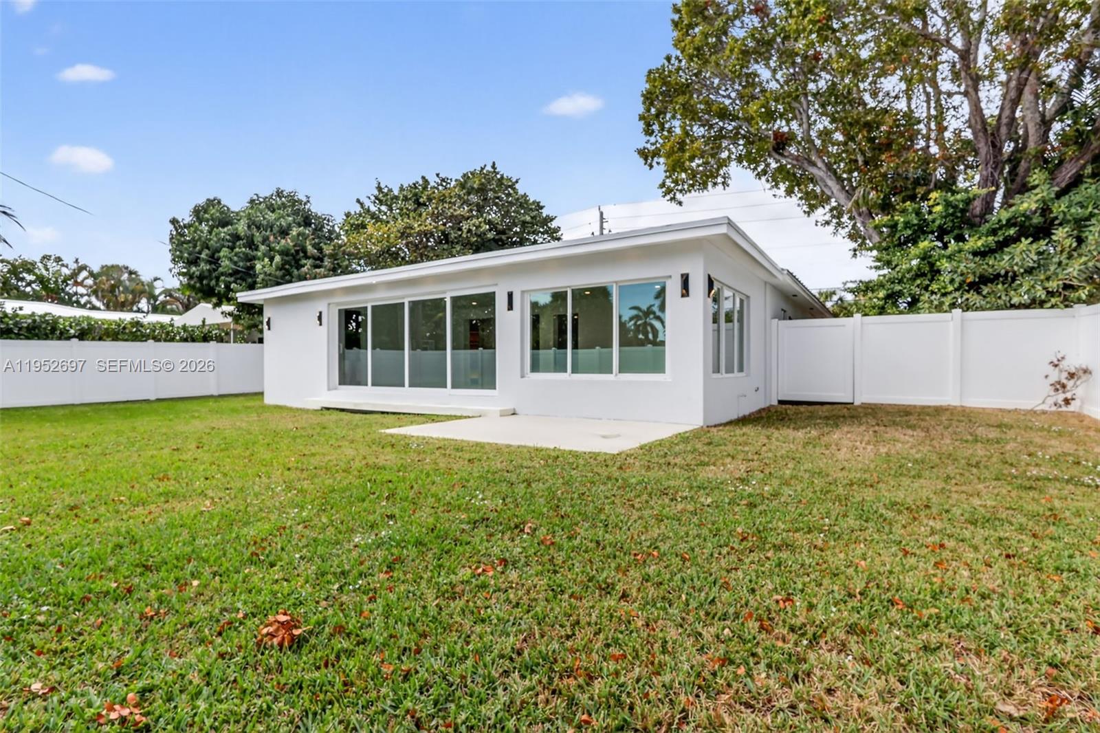 NORTHRIDGE - Residential