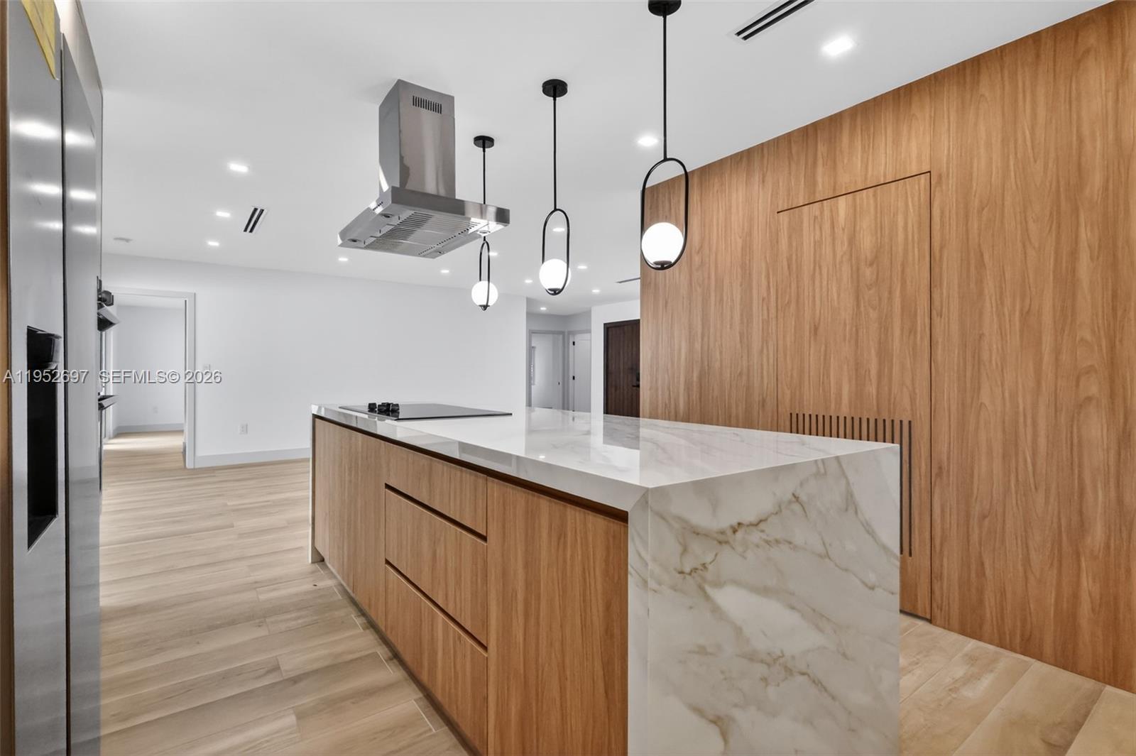 NORTHRIDGE - Residential