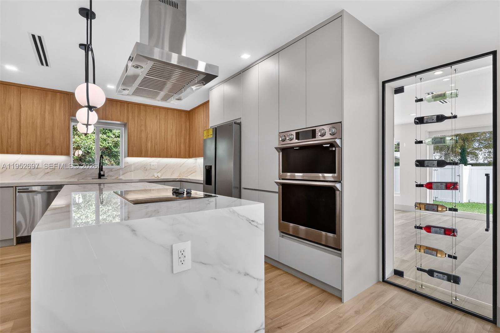 NORTHRIDGE - Residential