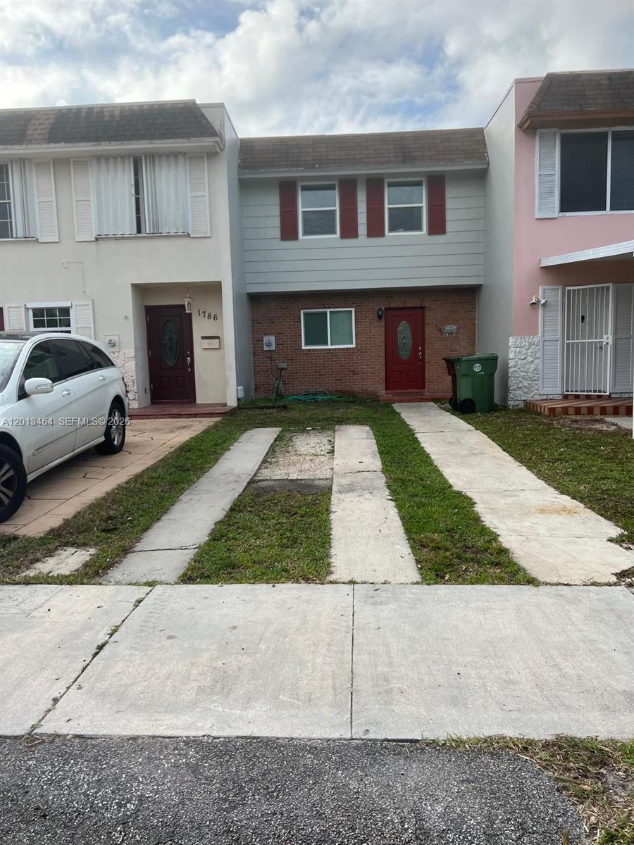 FLAMINGO LAKE - Residential Lease