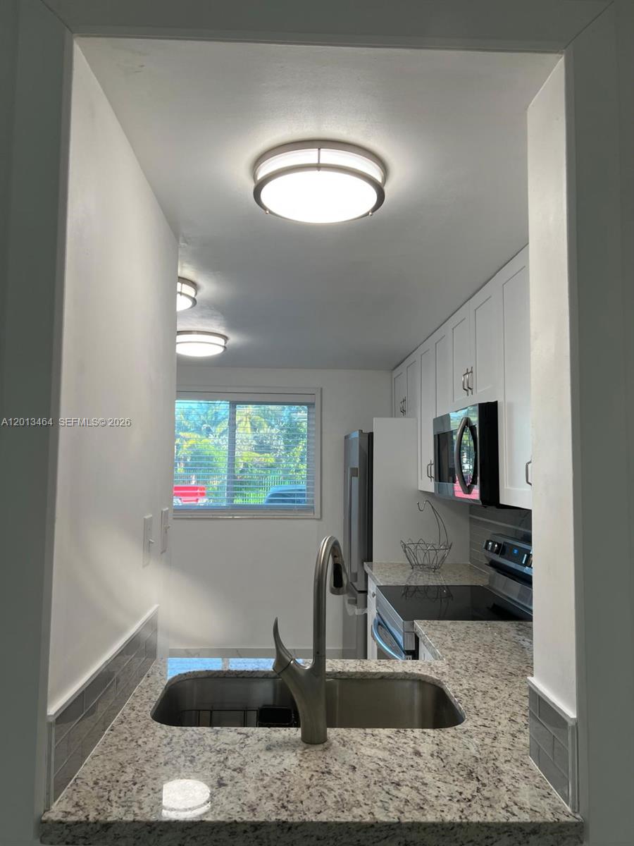 FLAMINGO LAKE - Residential Lease
