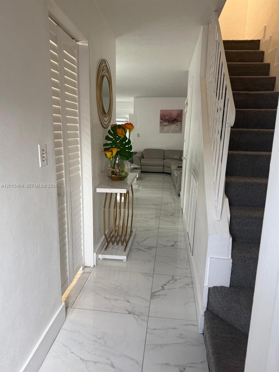 FLAMINGO LAKE - Residential Lease