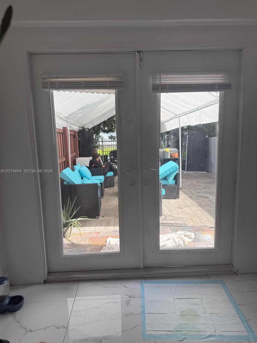 FLAMINGO LAKE - Residential Lease