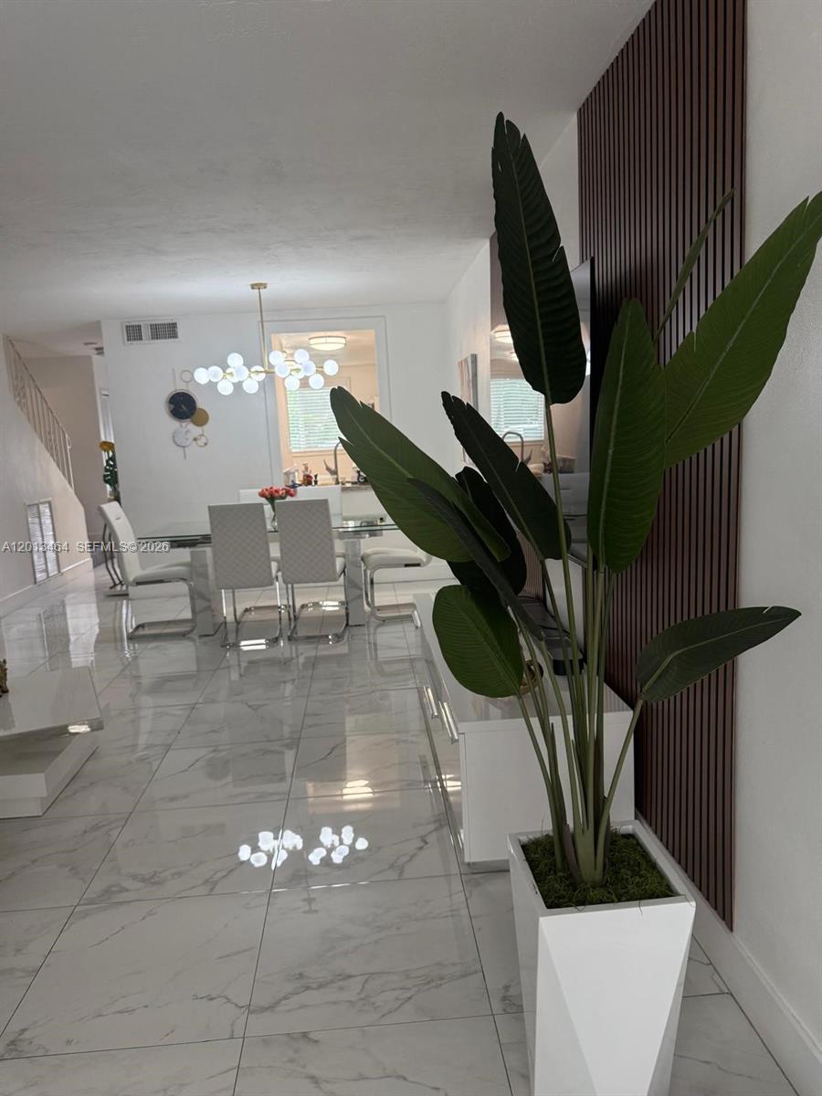 FLAMINGO LAKE - Residential Lease