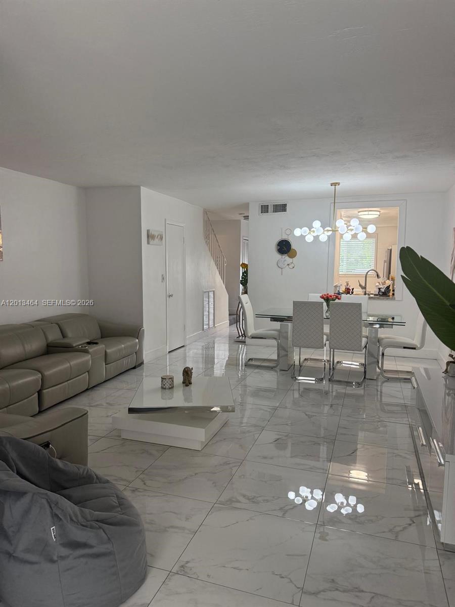 FLAMINGO LAKE - Residential Lease