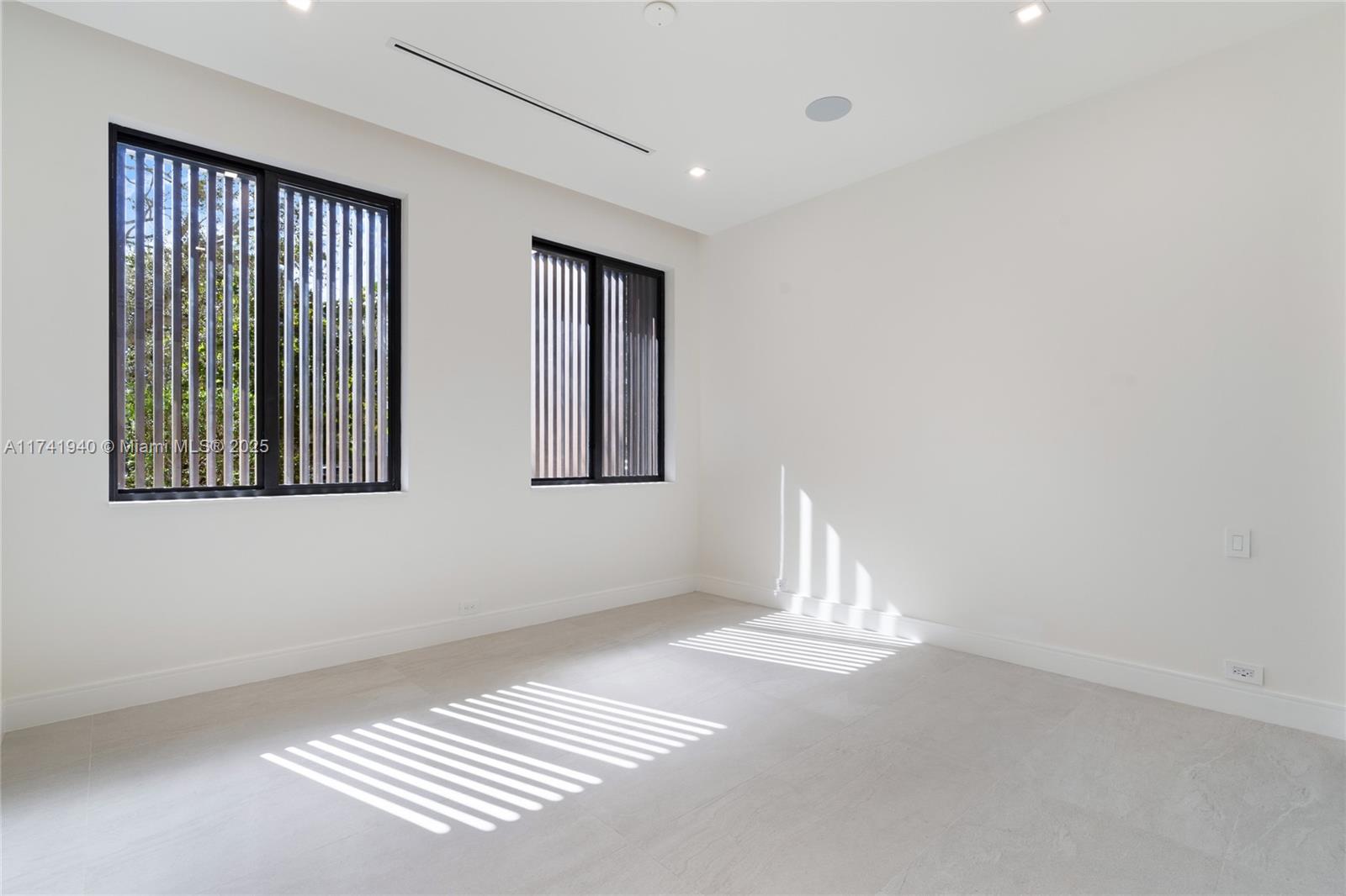 RIO VISTA ISLES - Residential Lease