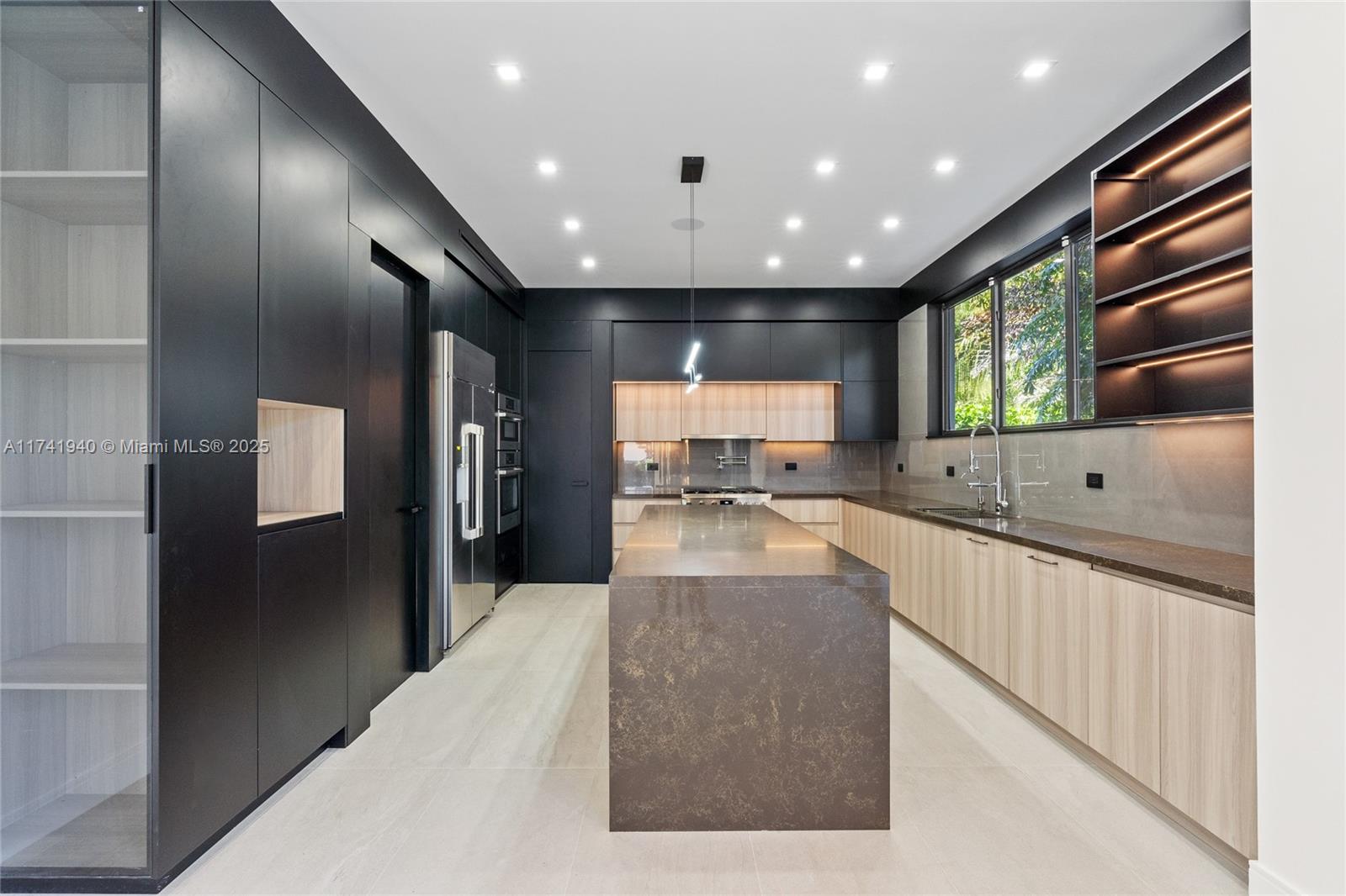 RIO VISTA ISLES - Residential Lease