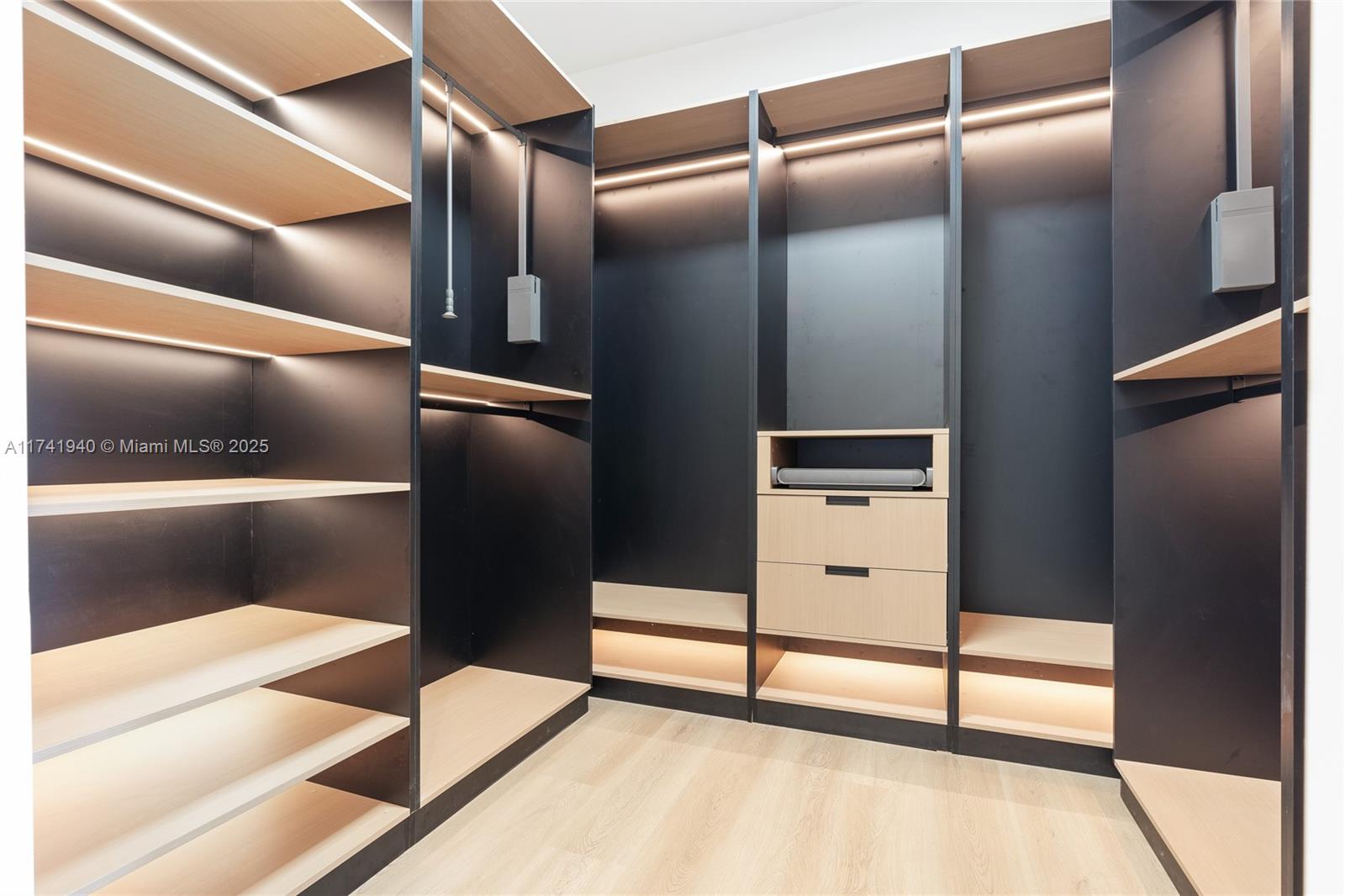 RIO VISTA ISLES - Residential Lease