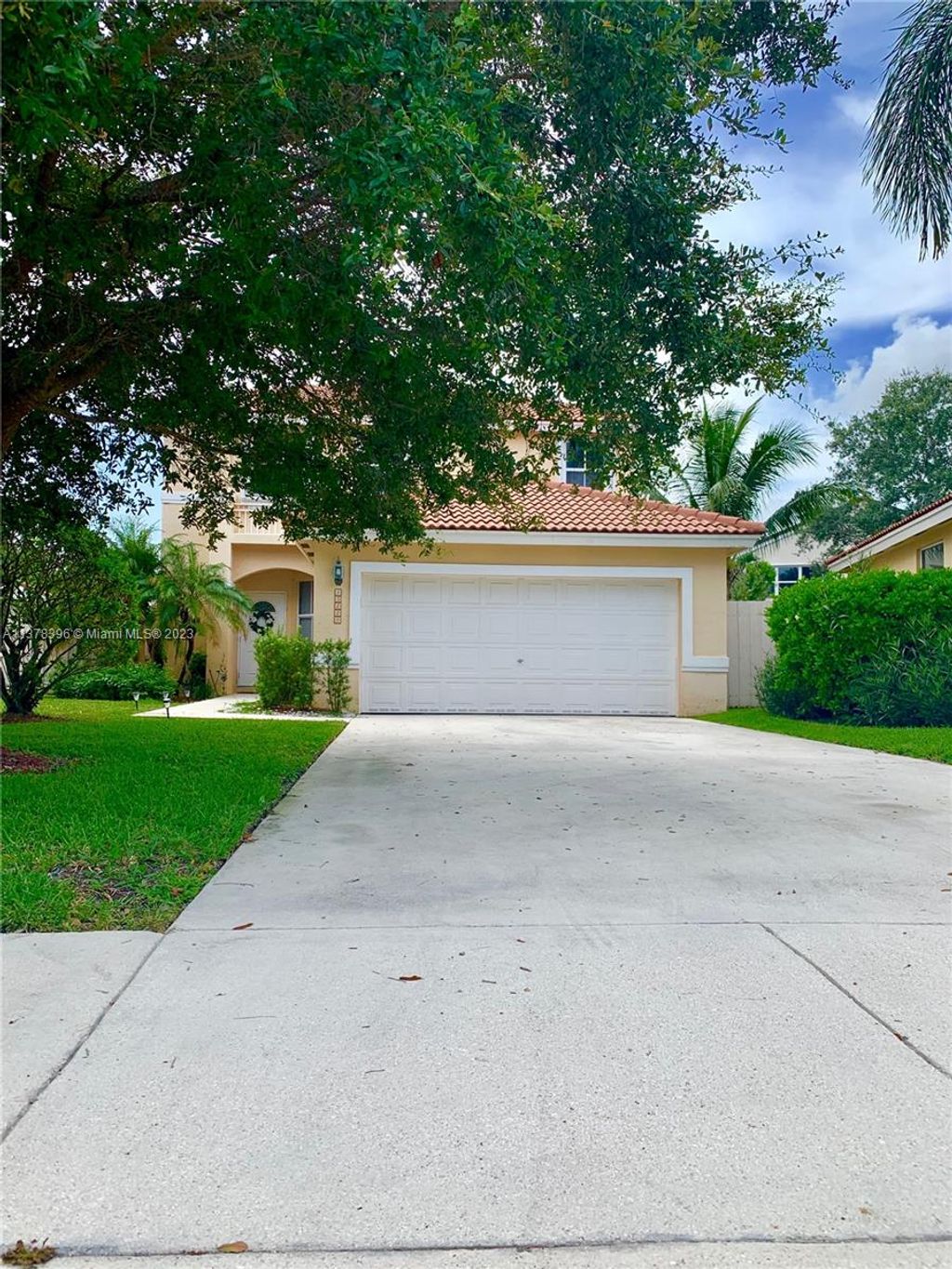 Photo of 15220 SW 49th Ct, Davie, FL 33331 (MLS # A11378396)