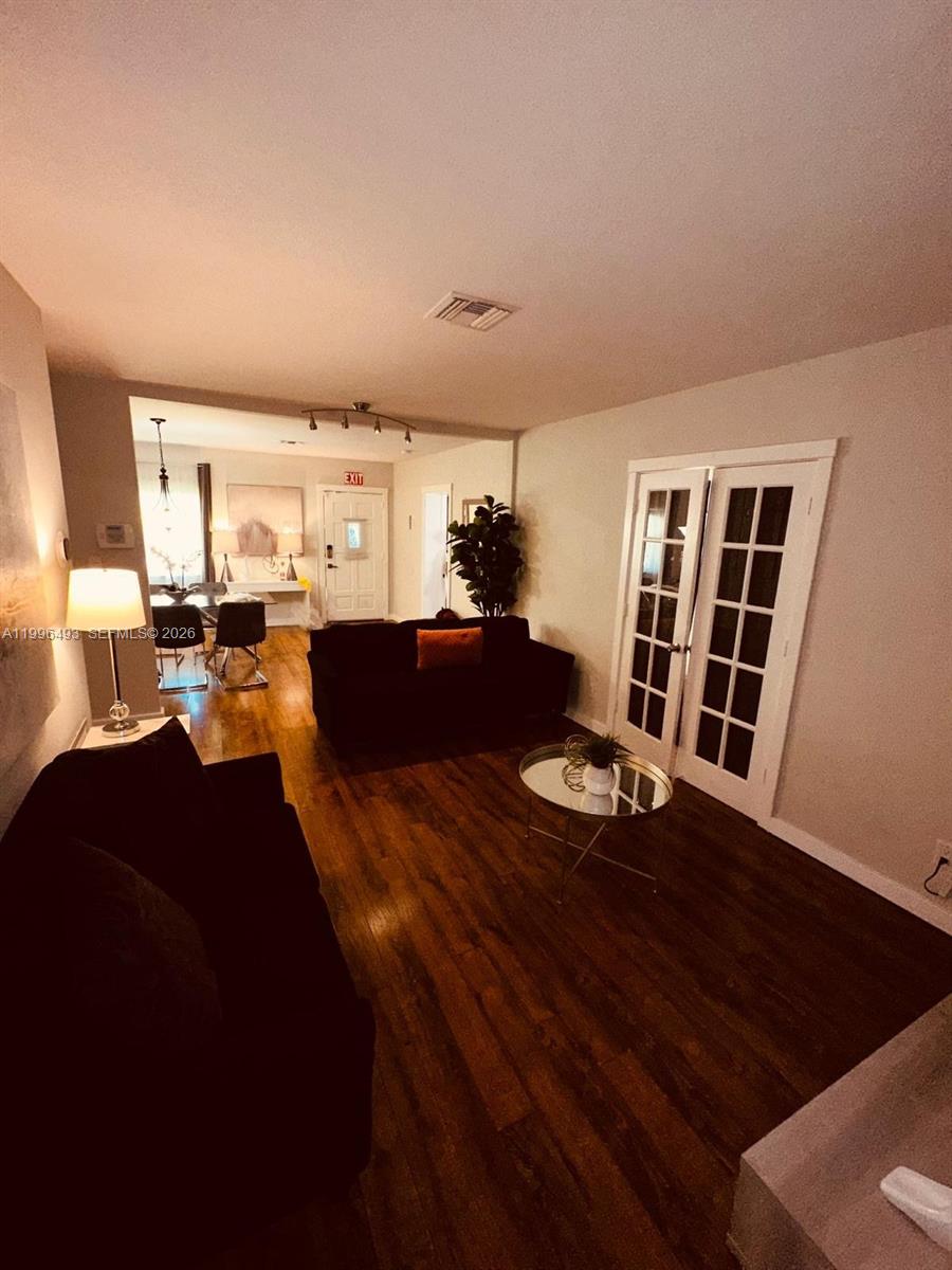 SUNSET TRAILS - Residential Lease