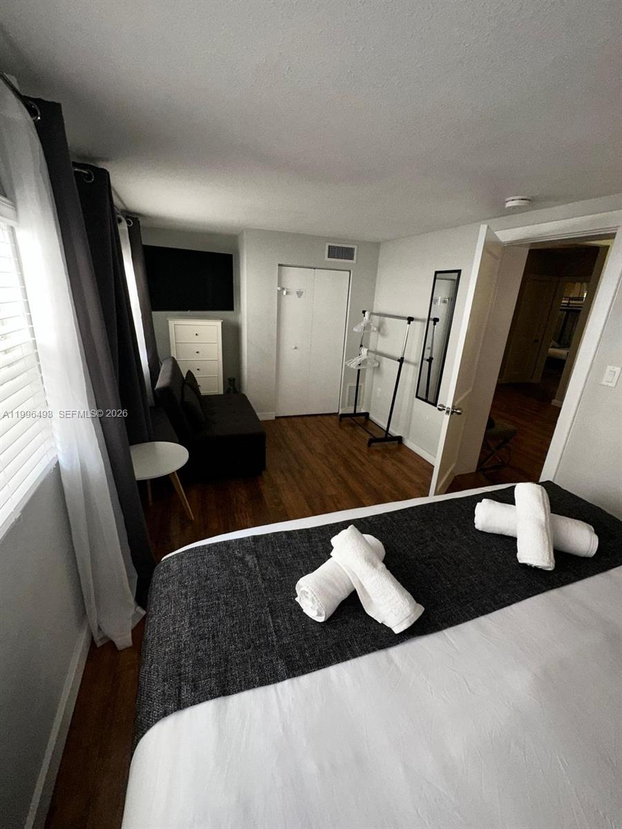 SUNSET TRAILS - Residential Lease