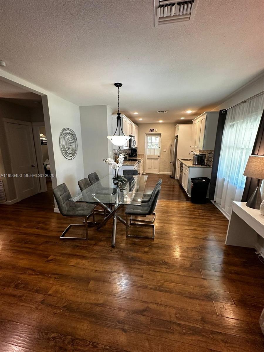 SUNSET TRAILS - Residential Lease