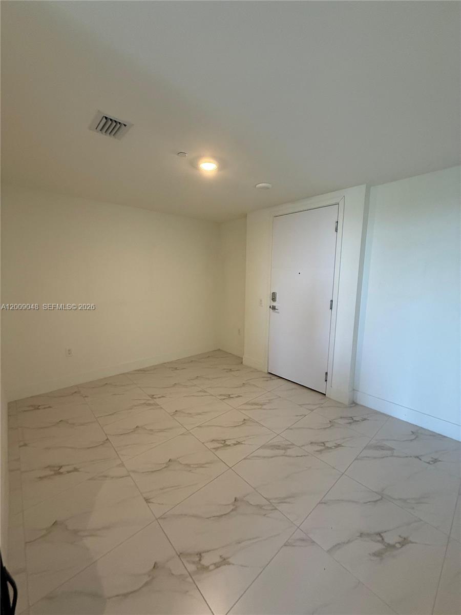 METROPICA NORTH TOWER ONE - Residential