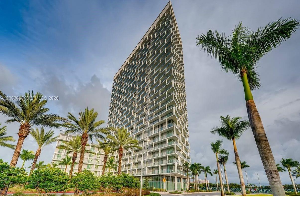 METROPICA NORTH TOWER ONE - Residential