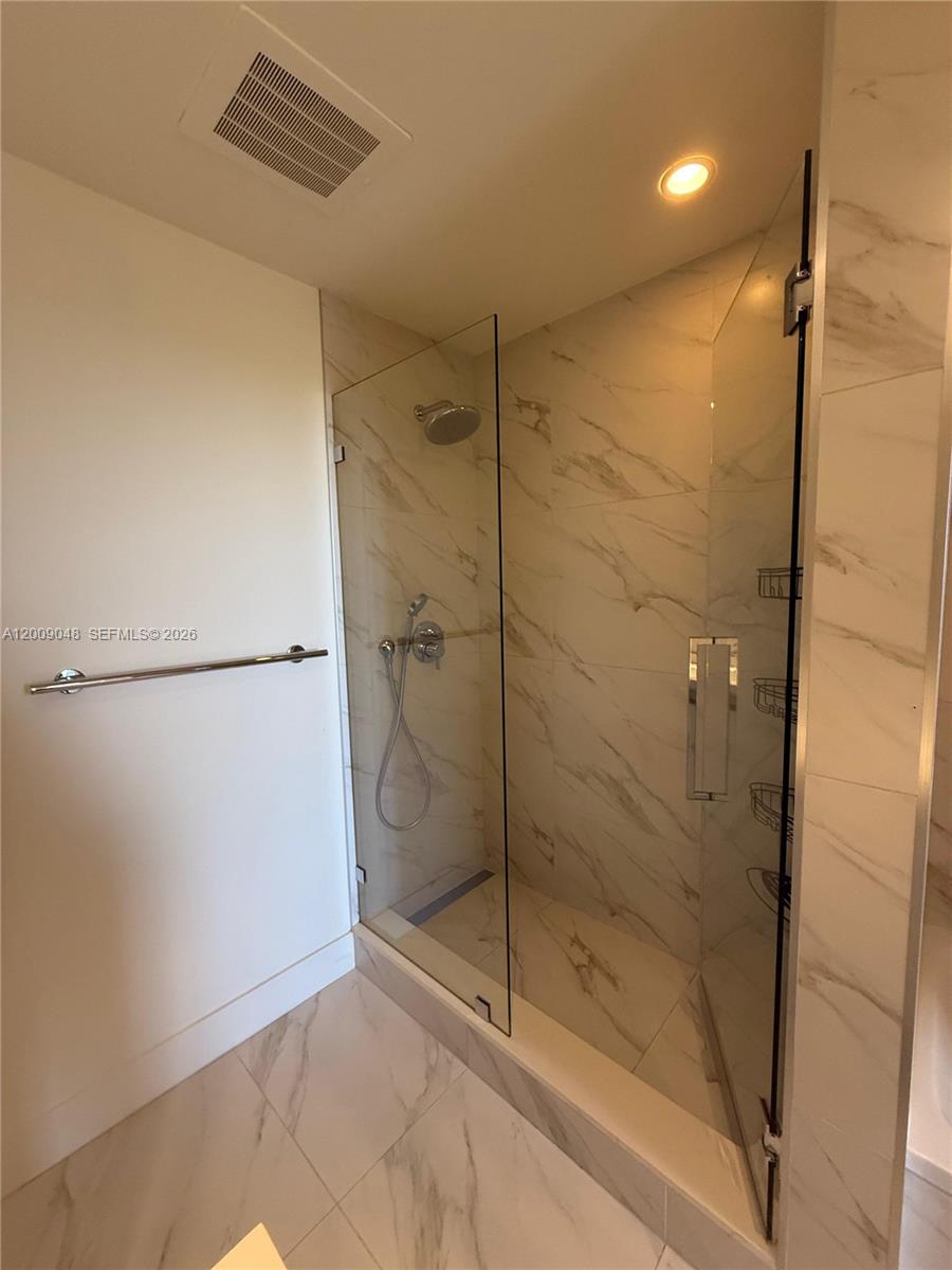 METROPICA NORTH TOWER ONE - Residential