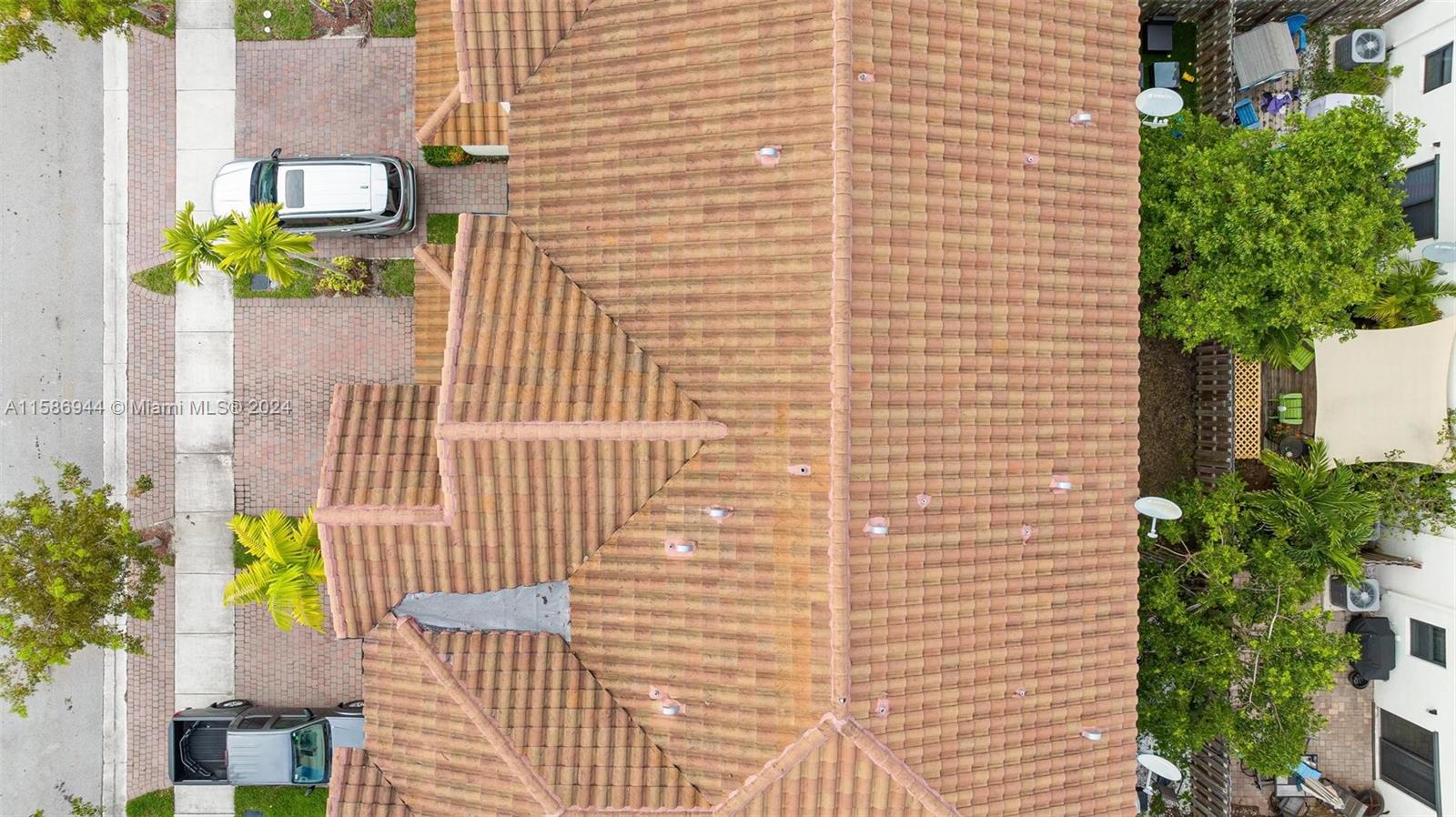 BAYWINDS OF DOMINICA AND - Residential