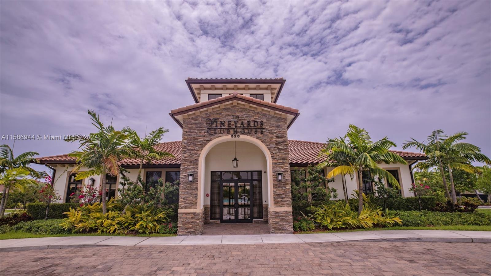 BAYWINDS OF DOMINICA AND - Residential