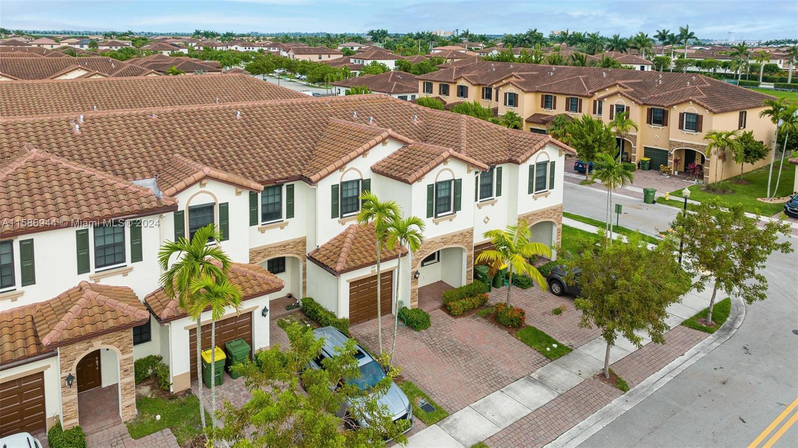 BAYWINDS OF DOMINICA AND - Residential