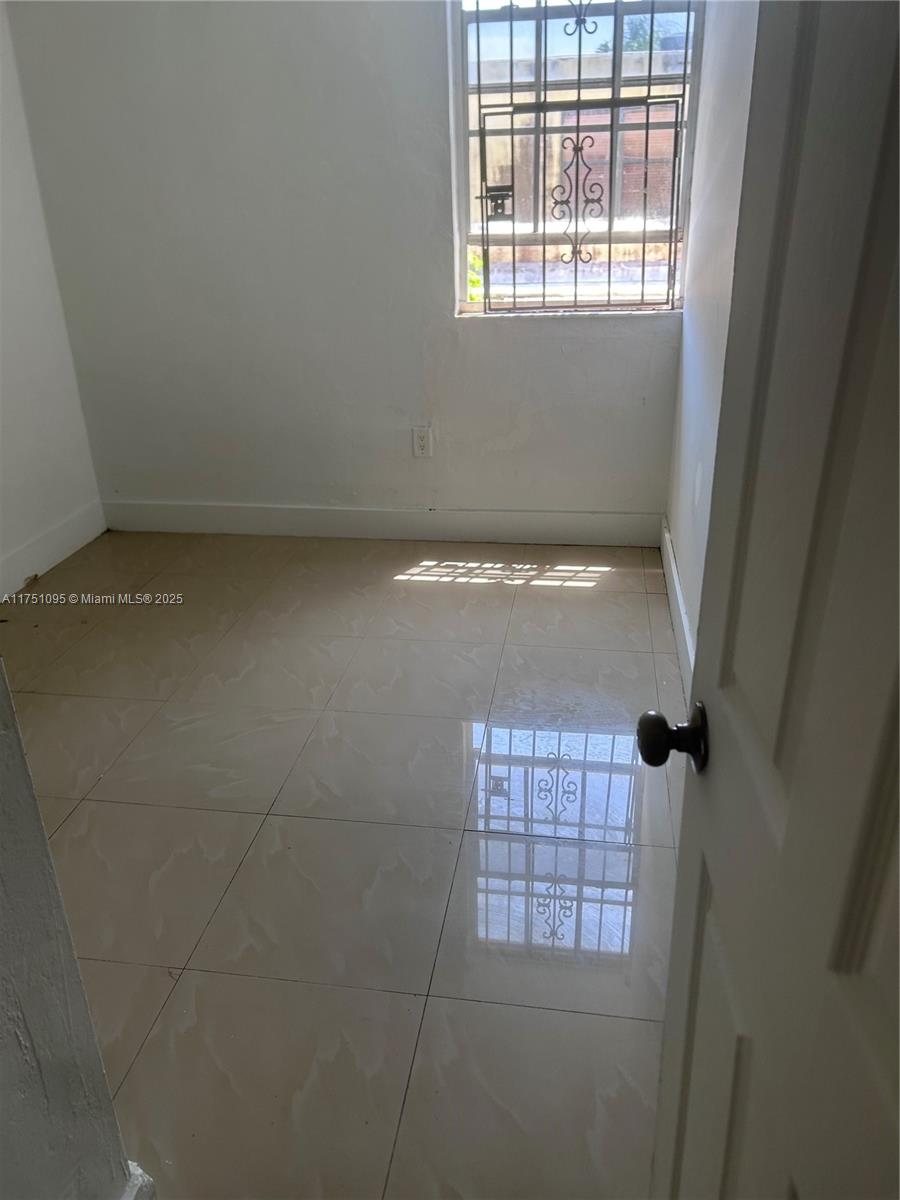 THE ARBOUR TOWNHOUSE COND - Residential