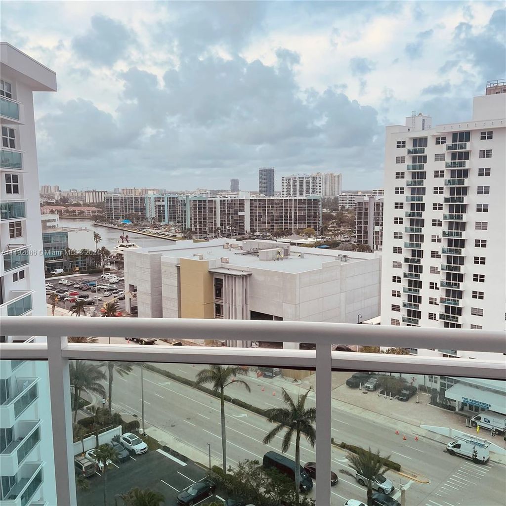 Photo of 3001 S Ocean Dr #1439, Hollywood, FL 33019 (MLS # A11492886)