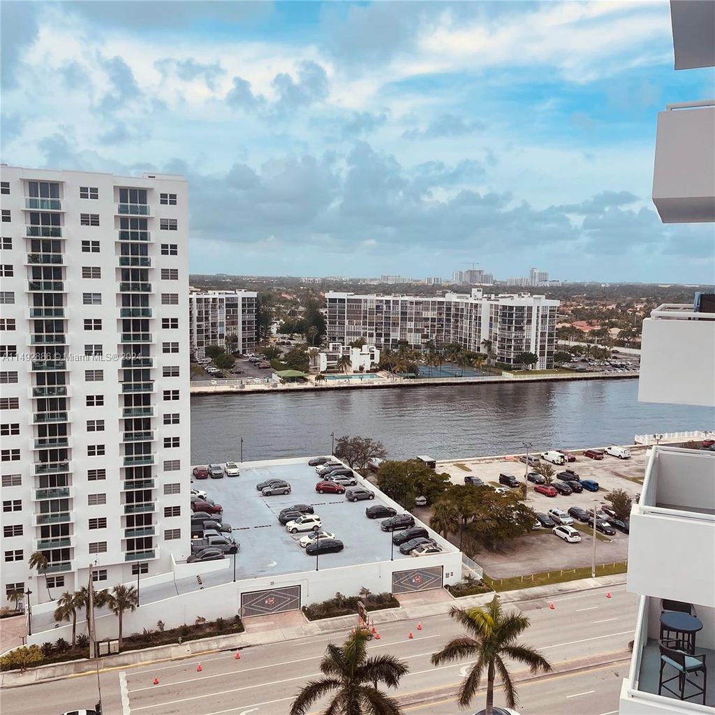 Photo of 3001 S Ocean Dr #1439, Hollywood, FL 33019 (MLS # A11492886)