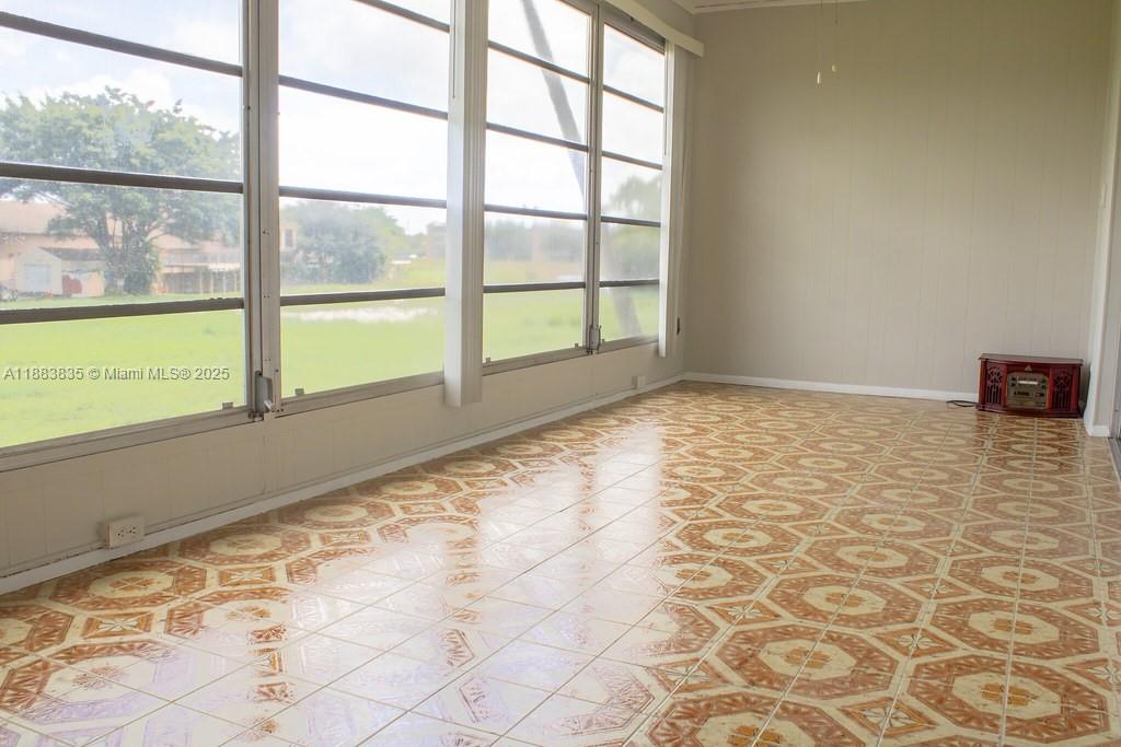 PALM LAKES CONDO - Residential Lease