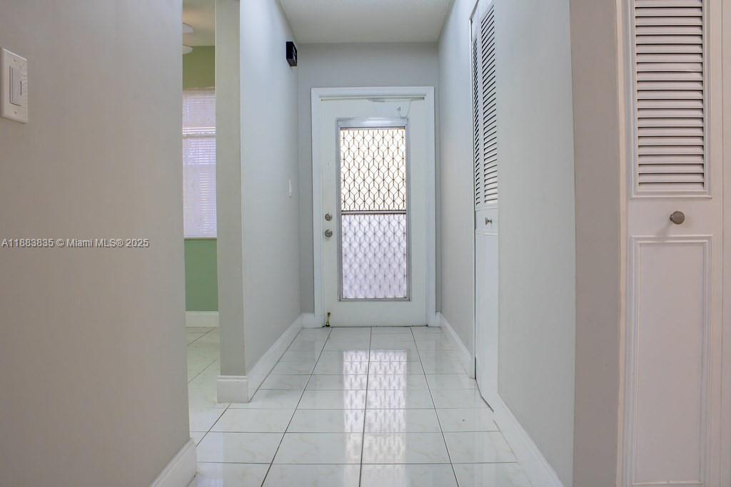 PALM LAKES CONDO - Residential Lease