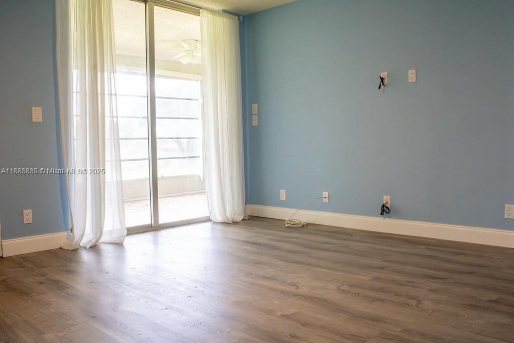 PALM LAKES CONDO - Residential Lease