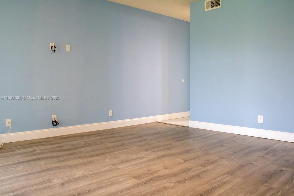 PALM LAKES CONDO - Residential Lease