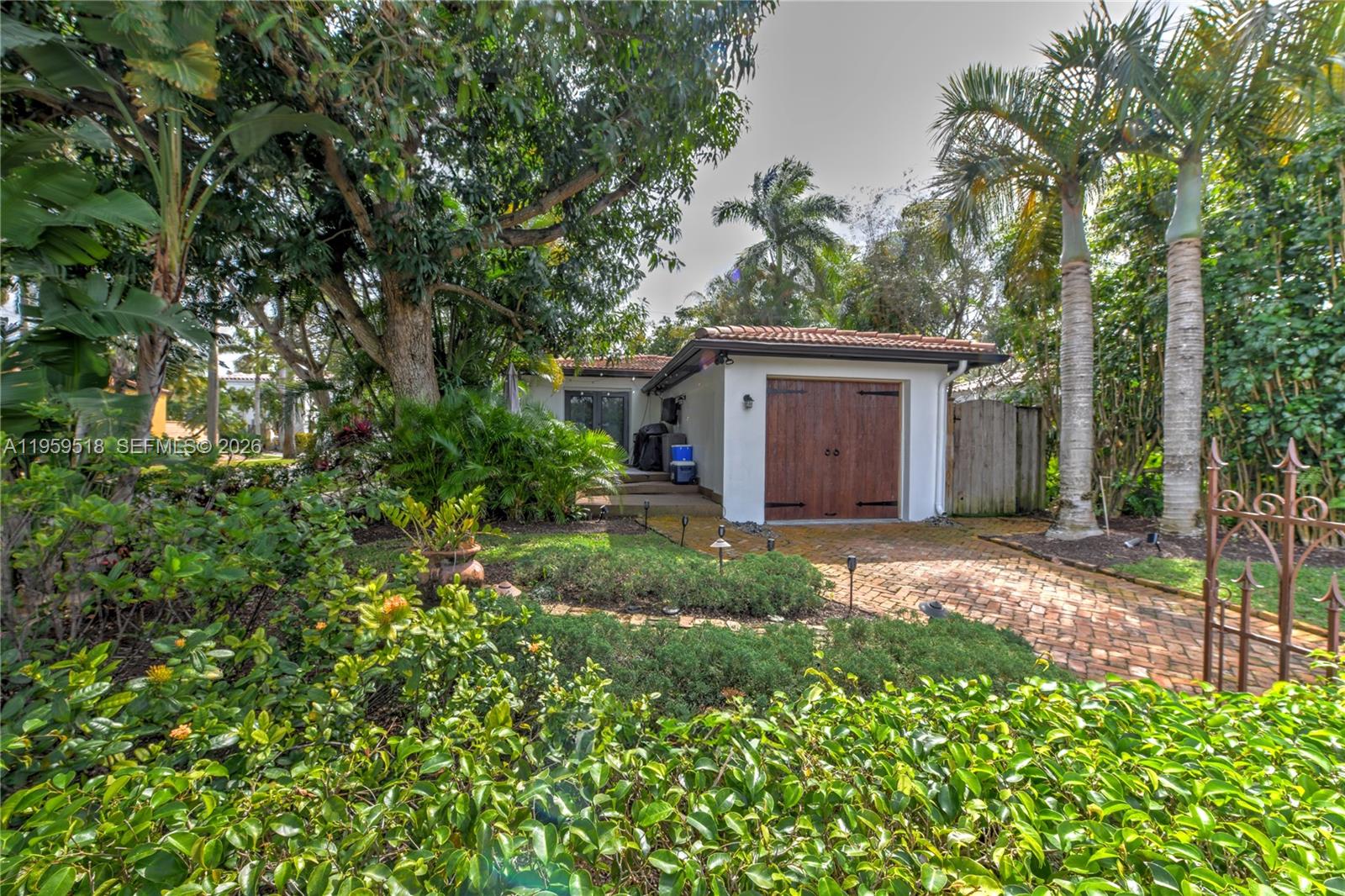 HOLLYWOOD - Residential