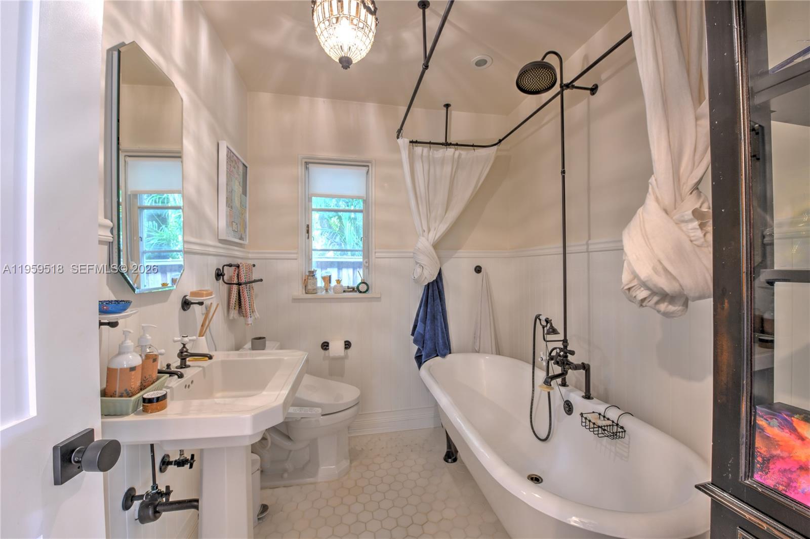 HOLLYWOOD - Residential